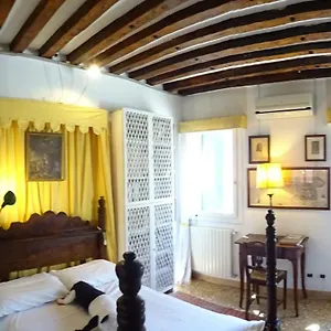 Artist House Apartment